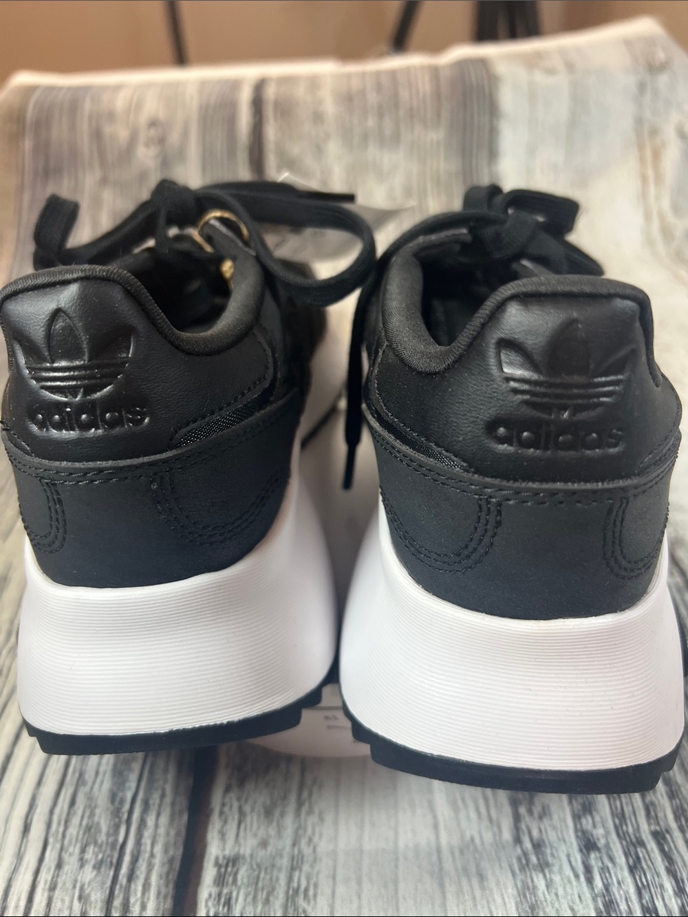 Adidas Originals Retropy F2 J Black White Platform Sneakers Women’s Size 7 NWT - Picture 4 of 7
